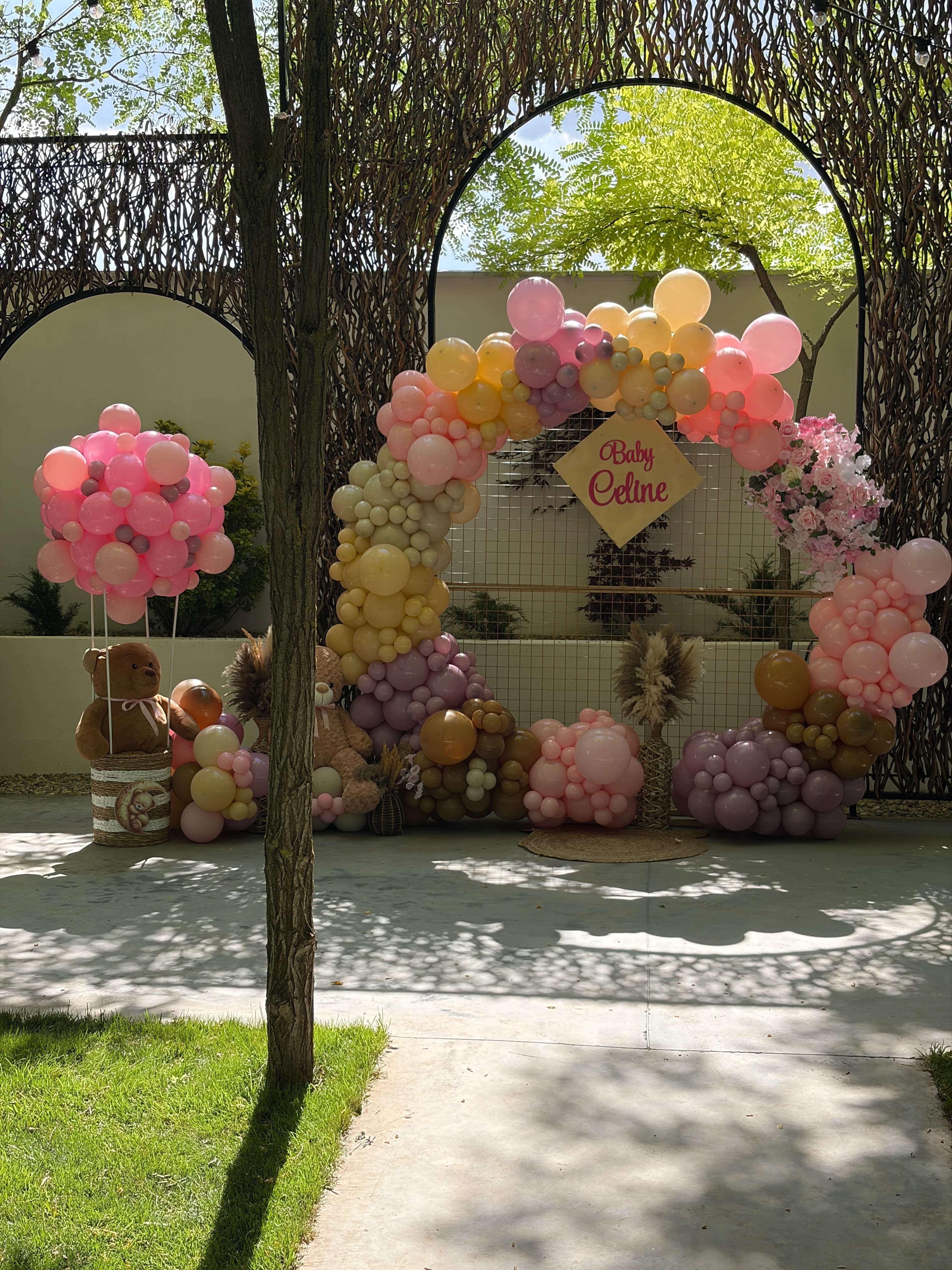 Un decor delicat pentru un botez de poveste! 🎀🧸