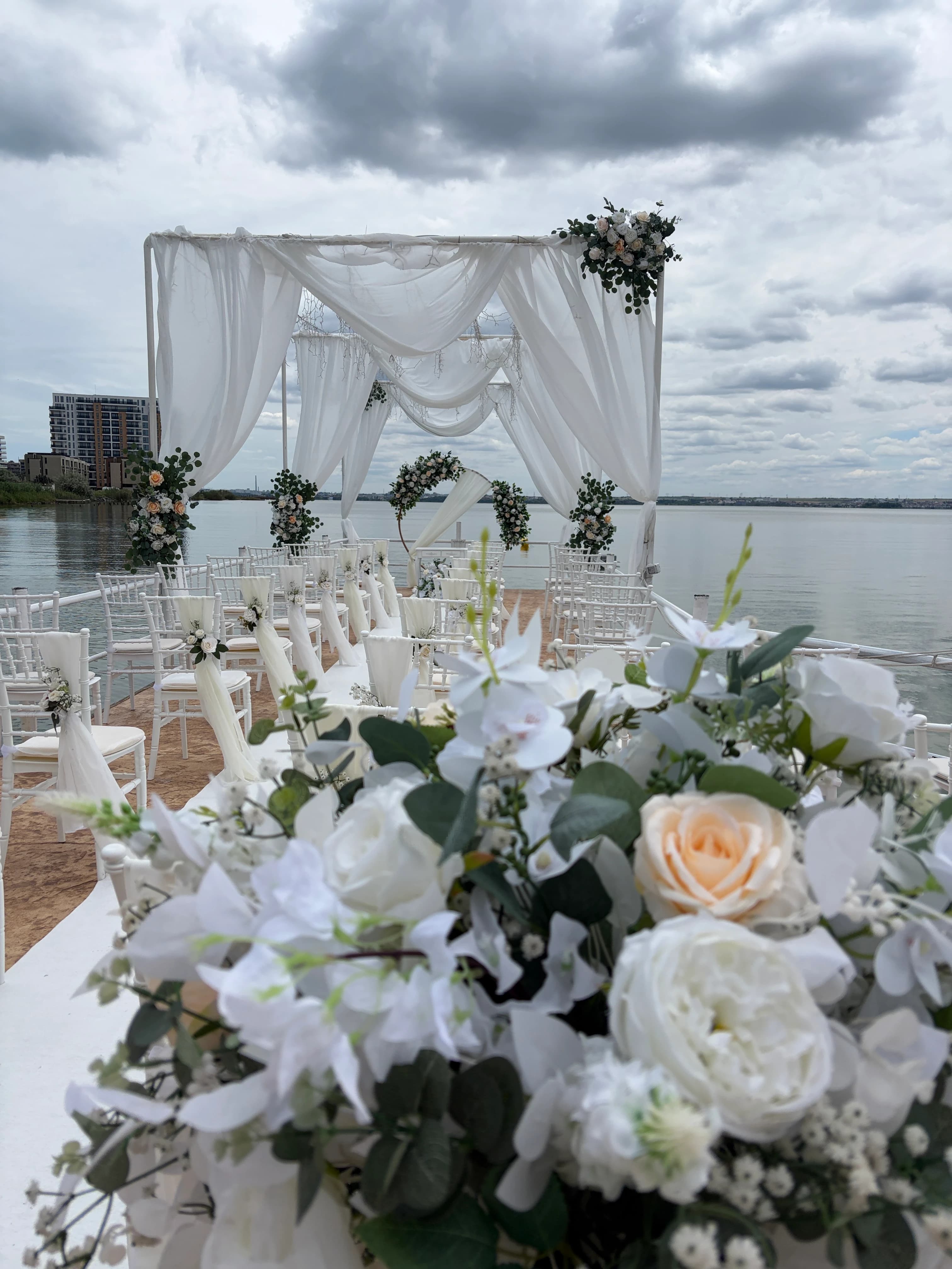 Nuntă de Vis by ERA Events Constanța | Decor, DJ, Oglindă Magică & Sparkular