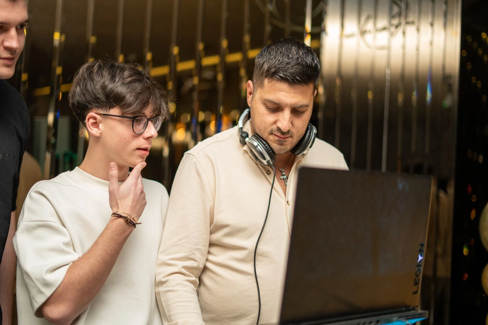 Cand elevul mai are putin si depaseste profesorul