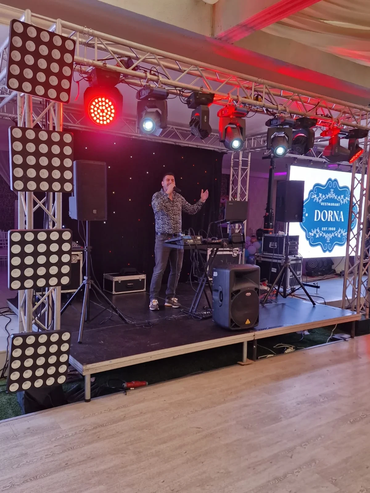 Galerie foto principala